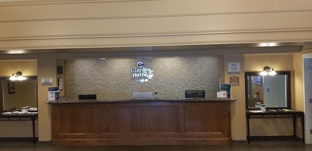 คลาเรียน โฮเทล แอนด์ คอนเฟอเรนซ์ เซนเตอร์ กรีลีย์ ดาวน์ทาวน์ Hotel ภายนอก รูปภาพ