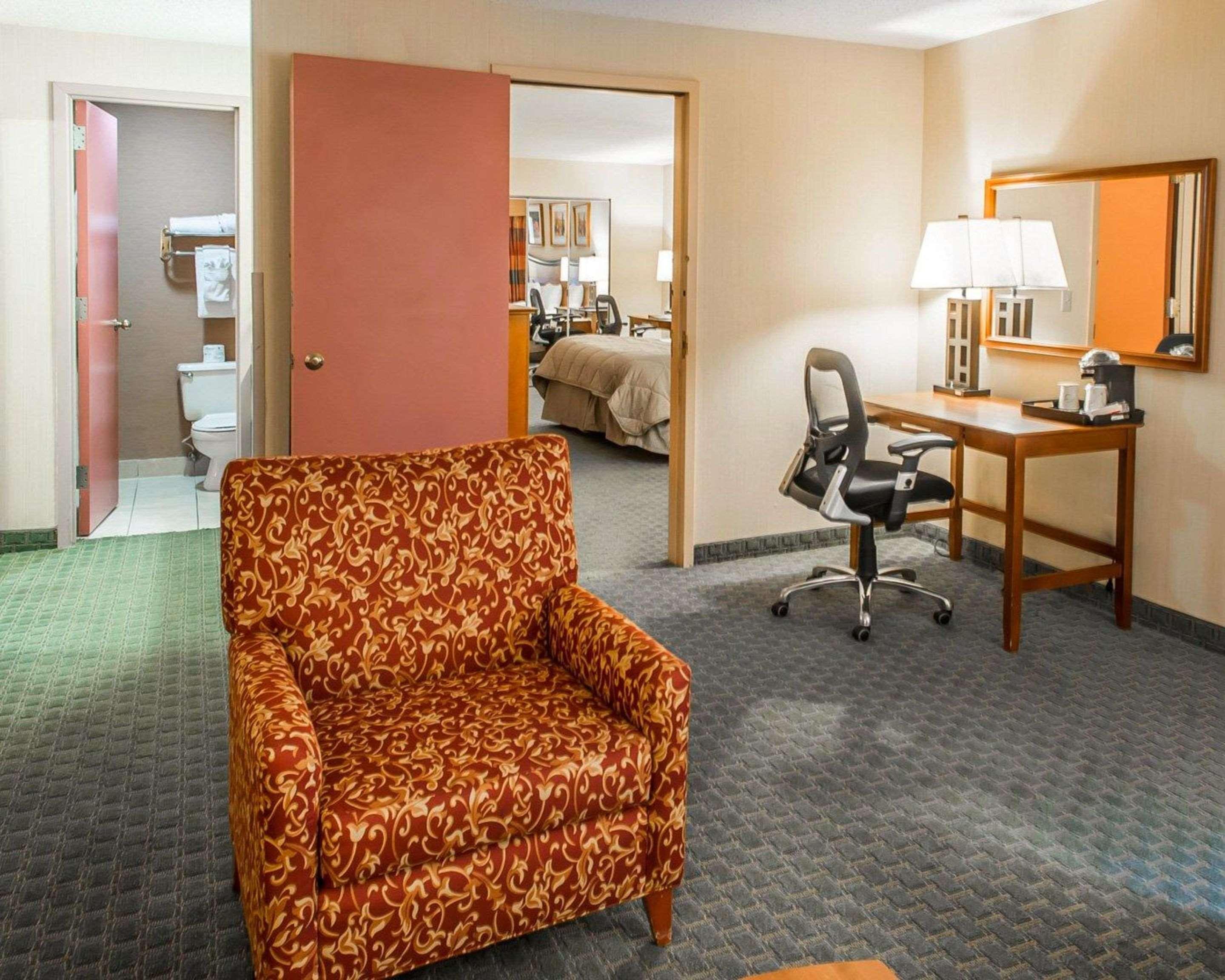 คลาเรียน โฮเทล แอนด์ คอนเฟอเรนซ์ เซนเตอร์ กรีลีย์ ดาวน์ทาวน์ Hotel ภายนอก รูปภาพ