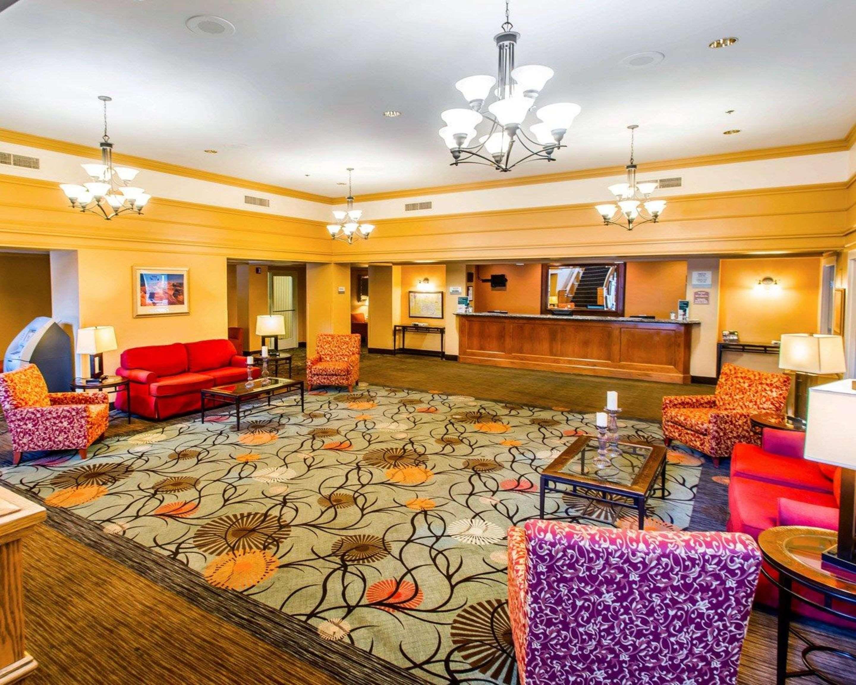 คลาเรียน โฮเทล แอนด์ คอนเฟอเรนซ์ เซนเตอร์ กรีลีย์ ดาวน์ทาวน์ Hotel ภายนอก รูปภาพ