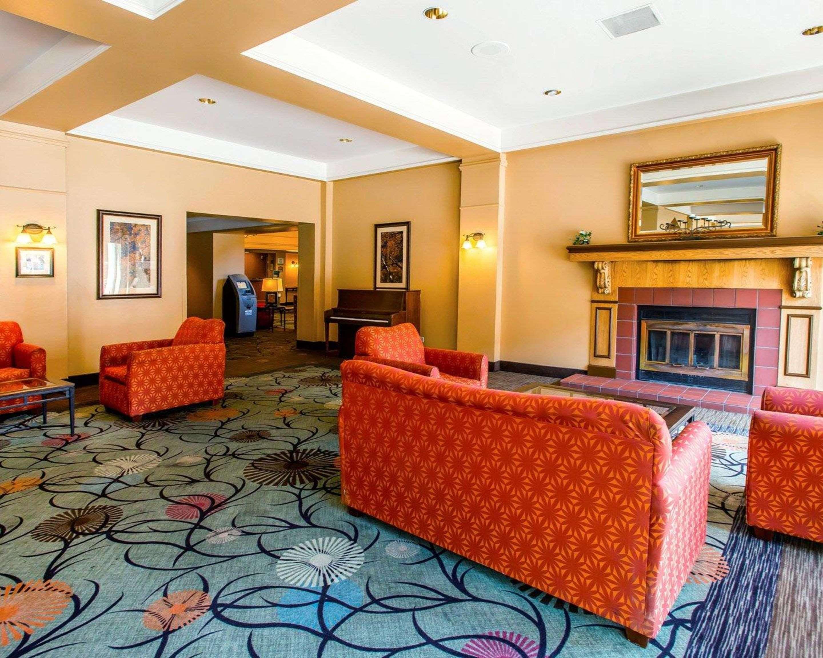 คลาเรียน โฮเทล แอนด์ คอนเฟอเรนซ์ เซนเตอร์ กรีลีย์ ดาวน์ทาวน์ Hotel ภายนอก รูปภาพ