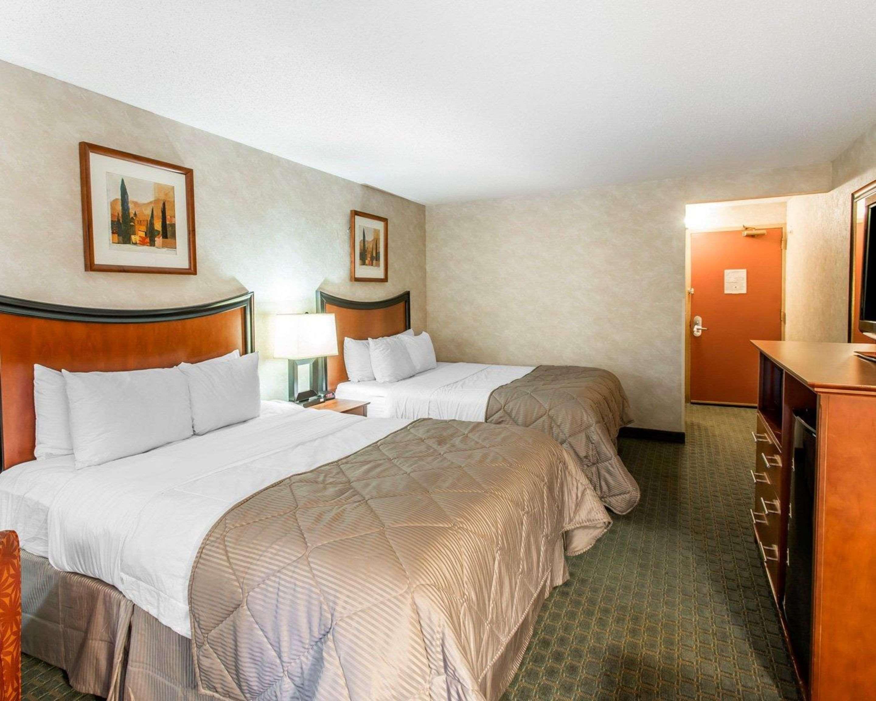 คลาเรียน โฮเทล แอนด์ คอนเฟอเรนซ์ เซนเตอร์ กรีลีย์ ดาวน์ทาวน์ Hotel ภายนอก รูปภาพ
