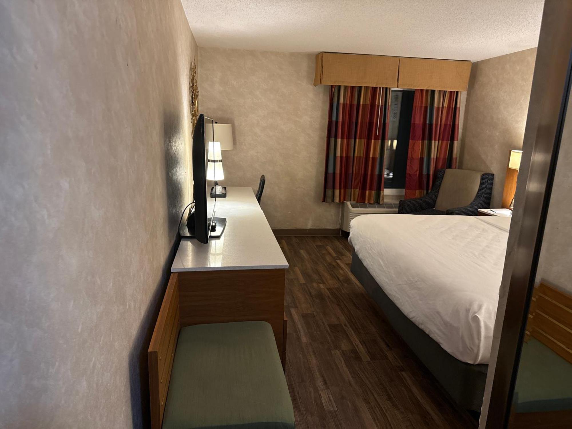 คลาเรียน โฮเทล แอนด์ คอนเฟอเรนซ์ เซนเตอร์ กรีลีย์ ดาวน์ทาวน์ Hotel ภายนอก รูปภาพ