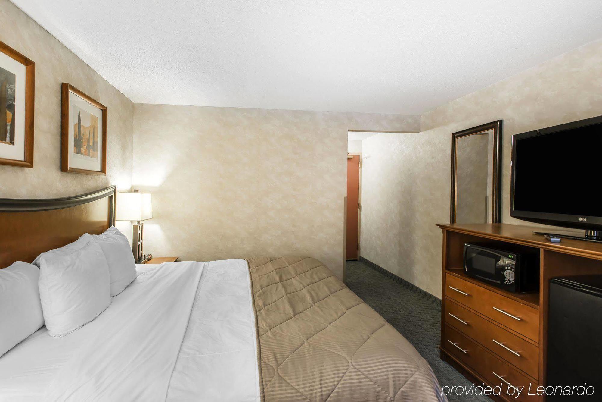 คลาเรียน โฮเทล แอนด์ คอนเฟอเรนซ์ เซนเตอร์ กรีลีย์ ดาวน์ทาวน์ Hotel ภายนอก รูปภาพ